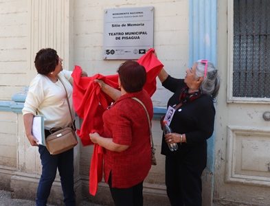 Convocados por la AFEPI sobrevivientes del cautiverio político en Pisagua, descubren placas en tres lugares declarados Sitios de Memoria