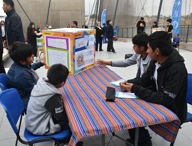 Escolares de regiones extremas: Tarapacá, Magallanes y Arica-Parinacota socializan sus proyectos de investigación e innovación en encuentro interregional