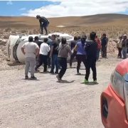 Concejala de Colchane denuncia manipulación del vehículo donde viajaba el alcalde para desviar atención sobre la falta de mantención de ruta