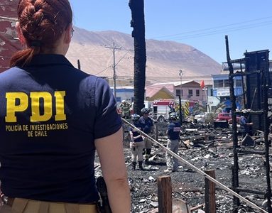 PDI Tarapacá y peritos del Laboratorio de Criminalística Iquique, se encuentran investigando incendio que afectó a la Parroquia San Antonio de Padua
