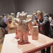 Miradas de colección: Barros Cruzados, exposición de arte prehispánico y contemporáneo que se activa a través de la educación y un programa de públicos