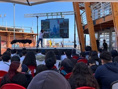 Con Jornada sobre Biodiversidad y Ecosistemas Costeros en la Caleta Cavancha sensibilizan a estudiantes y comunidad