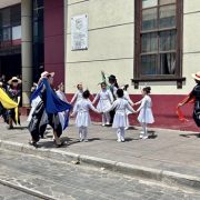 SLEP realiza primer Paseo de las Artes en Baquedano junto a siete comunidades educativas con muestras de música, danza, canto y artes visuales.