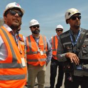 Delegado Regional y autoridades del gabinete económico de Tarapacá conocieron los avances de armado de nueva grúa móvil de la  ITI