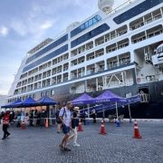 Puerto de Iquique recibe al primero de dos cruceros que arribarán esta semana, marcando el séptimo y octavo de la temporada.