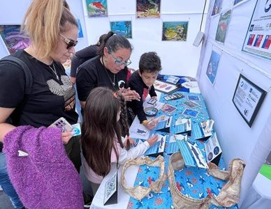 Ministerio de Ciencia entregará mil cien millones de pesos para proyectos que acercan la ciencia a las personas
