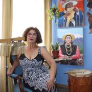 La gran artista iquiqueña Ximena Brain, reconocida como cantante de la resistencia, se presentará junto a sus músicos en el Rincón Guachaca.