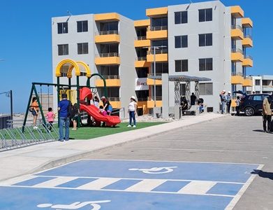 MINVU dispondrá más de $115 mil millones para Plan de Emergencia Habitacional en Tarapacá. Seremi destaca agenda colaborativa para proyectos habitacionales.