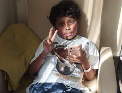 “Muchas gracias a todos”: Las emotivas palabra de niño iquiqueño de 13 años que recibió trasplante hepático en Santiago, que le salvó su vida