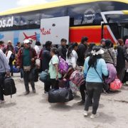 Reportan incremento significativo en tránsito de personas y vehículos que pasan por el Complejo Fronterizo Colchane. Flujo casi se duplicó en la época estival