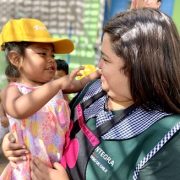 Recomiendan acompañamiento emocional para niños y niñas que dejan el jardín: Familias pueden enfrentar mejor el desafío de los primeros días de escuela