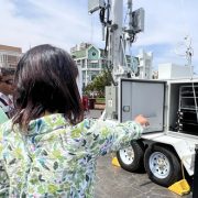 Entregan carro móvil que permitirá resguardar conectividad digital de alta capacidad en caso de emergencias para servicios de voz, datos y mensajería.