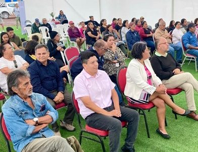 Lanzan proyecto para cultivos hidropónicos con agua de mar desalinizada, que beneficiará a comunidades costeras de Tarapacá.