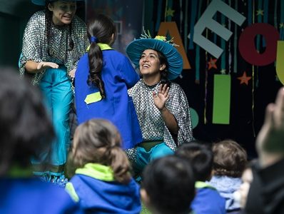 FINTDAZ llegó a escuelas de Iquique con obras de teatro y circo desde sala cuna hasta etapa escolar han disfrutado de programación por 18 años del festival.