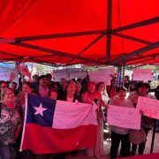 Jeannette Jara, precandidata presidencial, destaca el rol de los medios comunitarios y dialoga con la ciudadanía en encuentro con mujeres