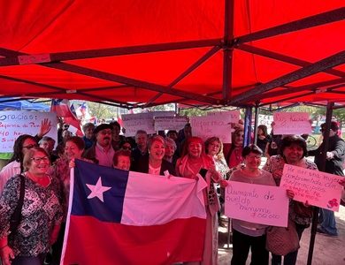 Jeannette Jara, precandidata presidencial, destaca el rol de los medios comunitarios y dialoga con la ciudadanía en encuentro con mujeres