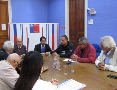 Ministro Sergio Troncoso de reunió con la directiva de la Corporación Pisagua, para abordar avances en causas que lleva