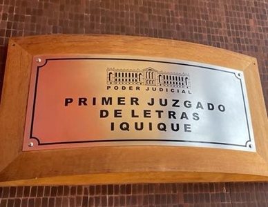 Gobierno Regional deberá indemnizar con 23 millones a practicante que fue grabada y fotografiada en baño de la entonces Intendencia