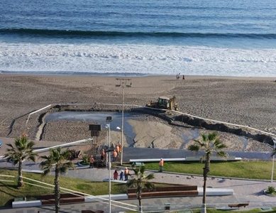 Emergencia por rotura de línea de impulsión a emisario Playa Brava. Aguas del Altiplano realiza trabajos