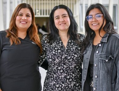 Estudiantes iquiqueñas de la Universidad Santo Tomás participan en investigación sobre el efecto de las palabras en adultos mayores