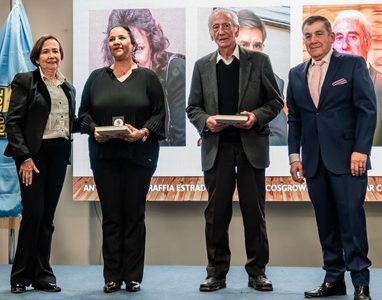 En el marco del lanzamiento del libro «Los leones del iquiqueñismo de Iquique y Tarapacá», se tributó homenajes a 6 personajes y al grupo Calichal