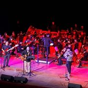 Colegio William Taylor junto a Sol y Lluvia, presentaron «Concierto por la Paz», en el Teatro Municipal