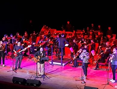 Colegio William Taylor junto a Sol y Lluvia, presentaron «Concierto por la Paz», en el Teatro Municipal