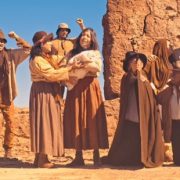 Teatro Universitario Expresión presentó extracto de la obra “Coruña la ira de los vientos”, pisando la misma tierra salitrera, donde ocurrió la masacre hace 100 años