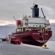 Puerto de Iquique diversifica operaciones con embarque  3 mil 500 toneladas de aceite de pescado hacia Bélgica