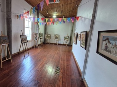 Ante buena acogida del público, muestra de Bordado Crewel seguirá en exhibición en la Casa Municipal de la Cultura