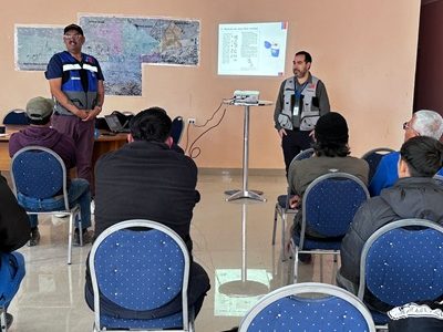 Equipos de la SEREMI de Salud de Tarapacá realizan charlas preventivas a locatarios de La Tirana, para verificar cumplimiento de medidas sanitarias