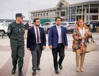 Ecos de visita de Ministro de Justicia: Visitó Mausoleo «Para que Nunca Más», inauguró Centro de Libertad Asistida y entregó vehículo blindado a Gendarmería
