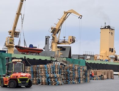 Puerto de Iquique recibe nueva nave factoría Margiris, que generará positivo impacto laboral, por activación de la cadena logística para su operación