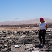 Candidata Noemí Salinas busca terminar con vertederos textiles ilegales: “Hay que obligar a empresas a hacerse cargo de sus residuos”