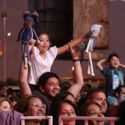 «Navidad Estelar» realizada en dos jornadas, cautivó a unas 15 mil personas que vibraron con la música y encuentro familiar 