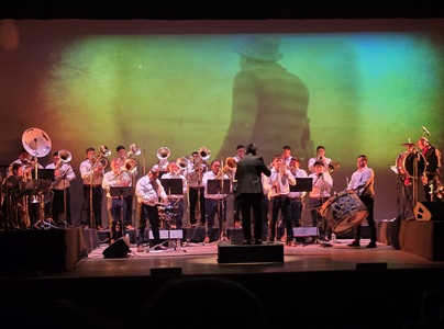A la esencia del ser tarapaqueño llegó presentación de la Cantata Santa María, en versión bronces, incorporando magistralmente sonoridad nortina