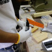 Jóvenes del Centro de Internación Juvenil aprenden oficio en taller de carpintería, iniciativa con valor social