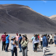 CONAF Tarapacá fortalece capacidades del sector turístico regional con seminario en Geoglifos de Pintados