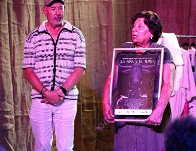 Obra “La Niña y el Toro”, basada en historia de exprisionera política en Pisagua-1973, expone cómo el amor vence al miedo y resignifica la vida