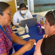 SEREMI de Salud de Tarapacá refuerza el llamado de vacunación a la región desde la Comuna de Pica