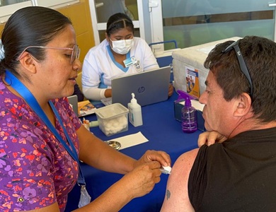 SEREMI de Salud de Tarapacá refuerza el llamado de vacunación a la región desde la Comuna de Pica