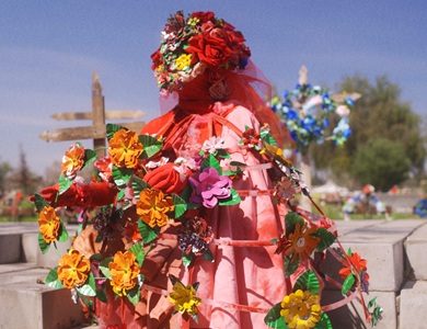 Diseñadora escénica iquiqueña firma contrato con prestigiosa editorial Routledge para escribir su próximo libro sobre diseño de vestuario