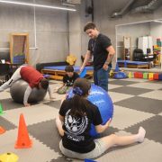 Centro de Salud Municipal se posiciona como referente regional brindando apoyo integral a niños, niñas y adolescentes del espectro autista y sus familias