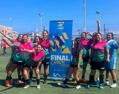 Equipo femenino del SLEP integrado por docentes y asistentes de la educación clasifica a la final nacional de fútbol 7×7 tras ganar campeonato zonal