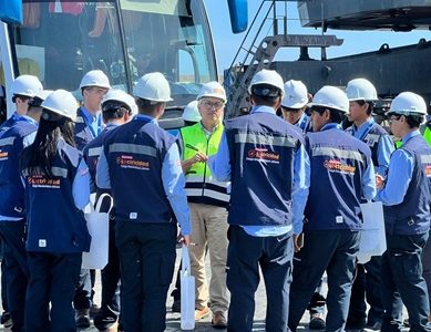 Colegio Robert Johnson inicia ciclo de visitas , al Puerto de Iquique para fortalecer conocimientos sobre sistema logístico portuario