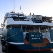 Puerto de Iquique recibe crucero de lujo SH Vega tras cierre por marejadas en Antofagasta. 170 pasajeros viajaban a bordo de la nave
