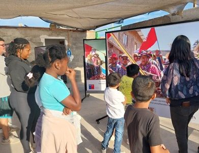 Comunidad Campamento Alto Molle vive encuentro entre culturas migrantes y tradiciones andinas con “Tarapacá Pluricultural”