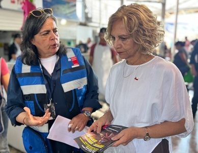 Delegada presidencial, seremi de Salud y otras autoridades llaman a comprar pescados y mariscos solo en locales autorizados