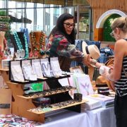 Feria Mujer Emprende 2026 reunió a 22 emprendedoras de Tarapacá en exitoso espacio de comercialización y autonomía económica