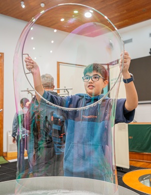 A jugar, descubrir y sorprenderse con exposición interactiva del MIM, “El Despertar de los Sentidos” en Sala de Arte Casa Collahuasi